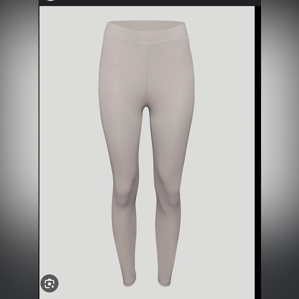 Aritzia Babaton contour leggings NWOT  Size XL opal grey